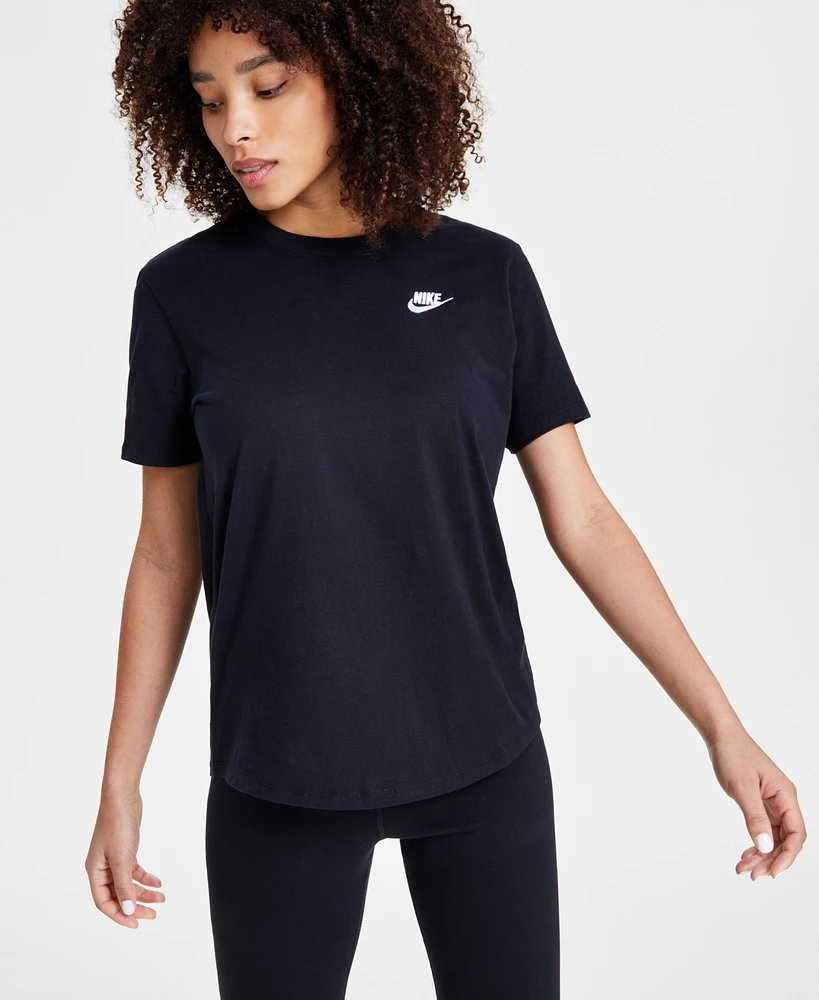 Nike Women's Sportswear Club Essentials T-Shirt