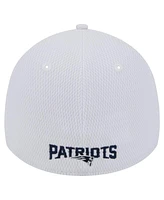 New Era Men's White England Patriots Active 39thirty Flex Hat