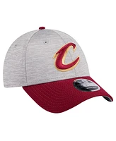 New Era Men's Heather Gray/Wine Cleveland Cavaliers Active Digi-Tech Two-Tone 9forty Adjustable Hat