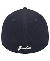 New Era Men's Navy York Yankees Active Pivot 39thirty Flex Hat