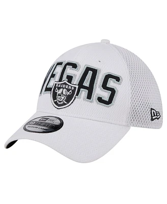 New Era Men's White Las Vegas Raiders Breakers 39THIRTY Flex Hat