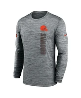 Nike Men's Cleveland Browns 2024 Sideline Velocity Performance Long Sleeve T-Shirt