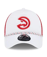 New Era Men's White/Red Atlanta Hawks Court Sport Foam A-Frame 9FORTY Adjustable Trucker Hat