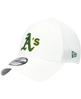 New Era Men's White Oakland Athletics Neo 39THIRTY Flex Hat