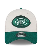 New Era Men's Stone/Green York Jets 2024 Sideline Historic 39THIRTY Flex Hat