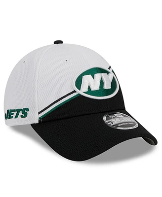 New Era Men's White/Black New York Jets 2023 Sideline 9FORTY Adjustable Hat