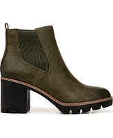 Naturalizer Madalynn-Gore Water Resistant Lug Sole Chelsea Booties