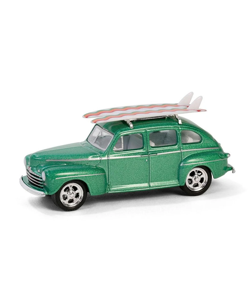 Greenlight Collectibles 1/64 1946 Ford Fordor Super Deluxe with Roof Rack & Surfboards, Hobby Shop 16 97160-a