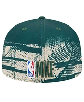 New Era Men's Hunter Green/Cream Milwaukee Bucks Tip-Off 59FIFTY Fitted Hat