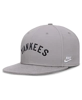 Nike Men's Gray New York Yankees Cooperstown True Performance Fitted Hat