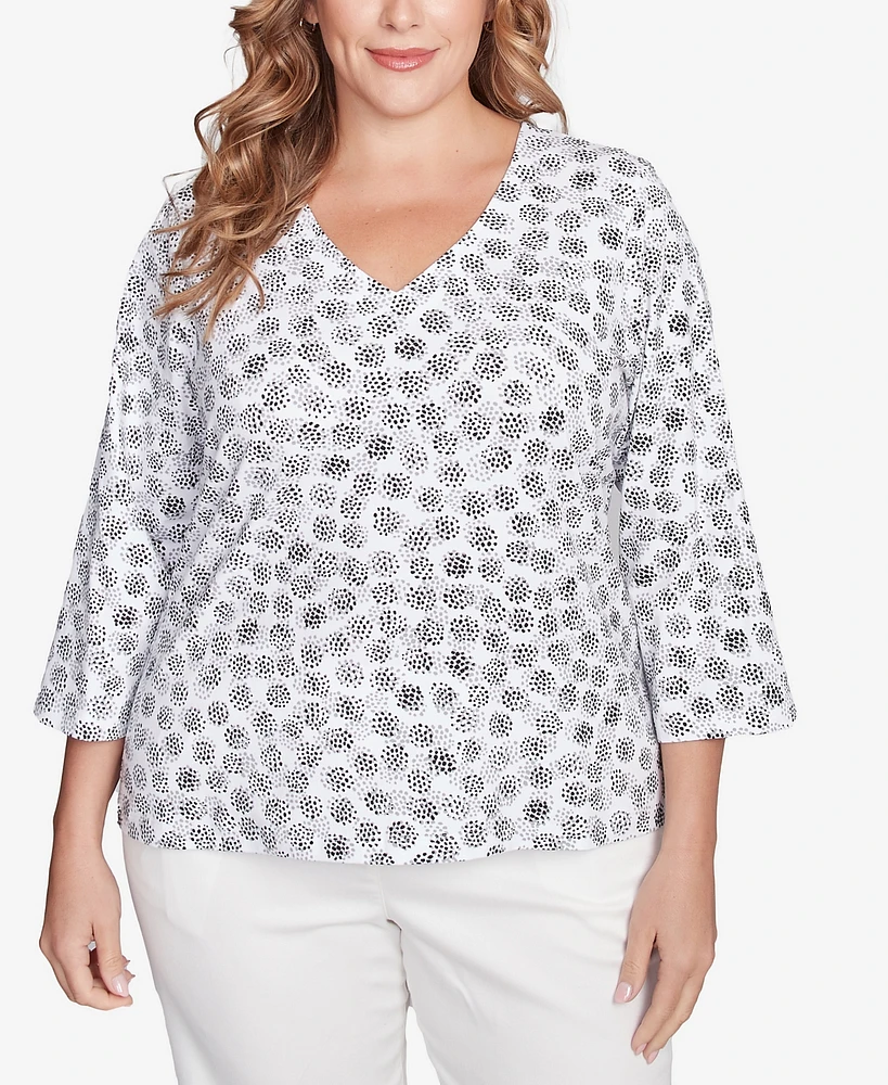 Hearts Of Palm Plus Size Printed Essentials V-Neck Top