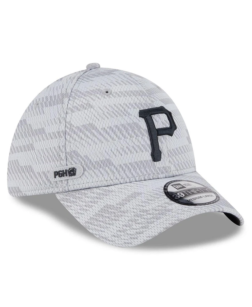 New Era Men's Gray Pittsburgh Pirates 2025 Mlb Clubhouse 39THIRTY Flex Hat