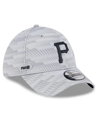 New Era Men's Gray Pittsburgh Pirates 2025 Mlb Clubhouse 39THIRTY Flex Hat