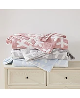 Winter-Themed Snowflake Matelasse Quilt Set with Shams