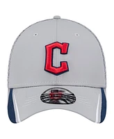 New Era Men's Gray Cleveland Guardians Linear 39Thirty Flex-Fit Hat