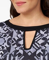 Cable & Gauge Women's Keyhole Crewneck T-Shirt