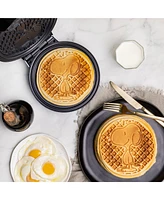 Uncanny Brands Peanuts Snoopy Waffle Maker