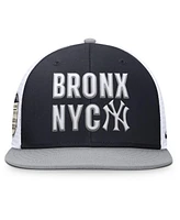 Nike Men's Navy New York Yankees Pro Trucker Snapback Hat