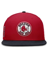 Nike Men's Red Boston Sox True Performance Fitted Hat