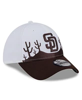 New Era Men's White/Dark Brown San Diego Padres 2025 Spring Training Landscape 39THIRTY Flex Hat
