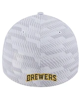 New Era Men's White Milwaukee Brewers Graded 39THIRTY Stretch Fit Hat