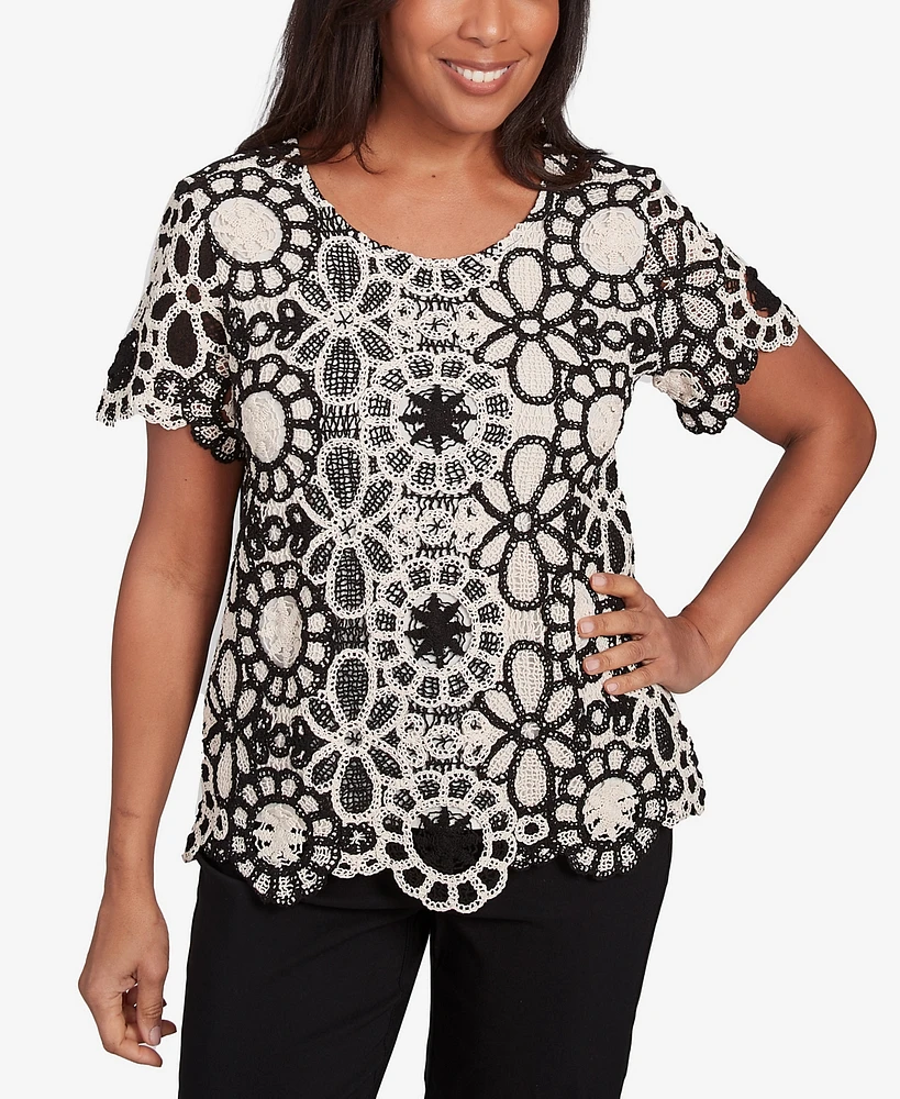 Alfred Dunner Petite Natural Instinct Crochet Flower Tee