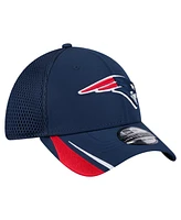 New Era Men's Navy New England Patriots Game Day Linear 39THIRTY Flex Hat