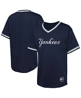 Outerstuff Big Boys and Girls Navy New York Yankees Relief Pitcher V-neck T-Shirt