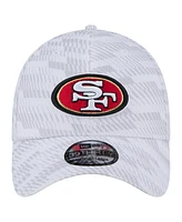 New Era Men's White San Francisco 49ers Gameday Graded 39THIRTY Flex Hat