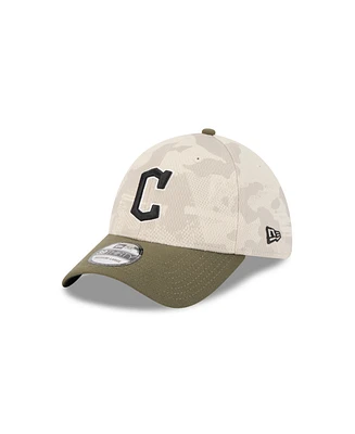 New Era Men's Light Beige/Olive Cleveland Guardians 2025 Armed Forces Day 39THIRTY Flex Hat