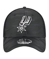 New Era Men's Black San Antonio Spurs Subtle Camo 39THIRTY Flex Hat