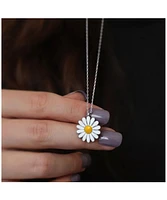 Spero London Sterling Silver Daisy Pendant Necklace