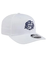 New Era Men's White North Carolina Tar Heels Perform Vault 9SEVENTY Stretch Snap Hat