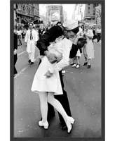 Amanti Art Kissing On Vj Day