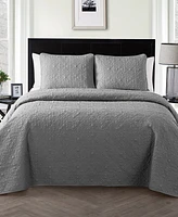 Vcny Home Caroline Embossed 3-Piece Full/Queen Quilt Set