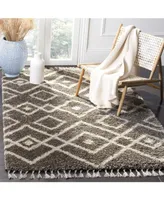 Safavieh Moroccan Fringe Shag MFG249 Gray and Cream 5'1" X 7'6" Area Rug