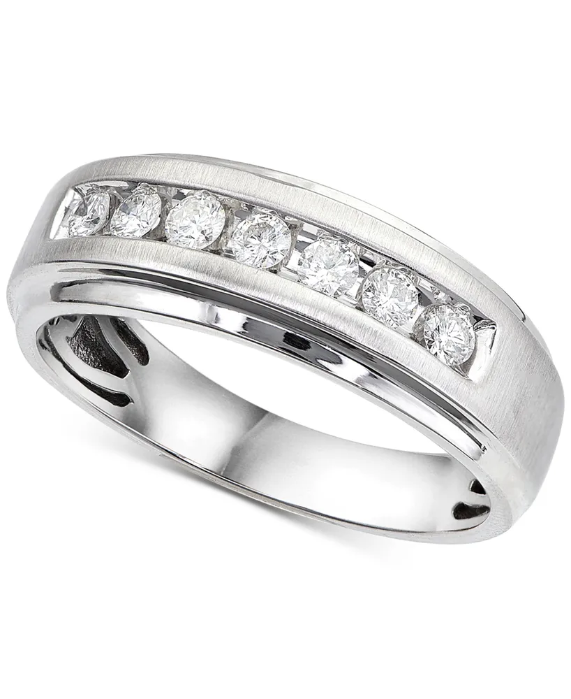 Men's Diamond 7-Stone Wedding Band (1/2 ct. t.w.) 10k Gold & White