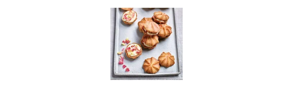 Nadiya Bakes - Over 100 Must-Try Recipes for Breads, Cakes, Biscuits, Pies, and More