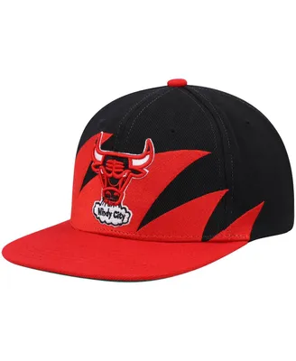 Men's Mitchell & Ness Black and Red Chicago Bulls Hardwood Classics Sharktooth Snapback Hat