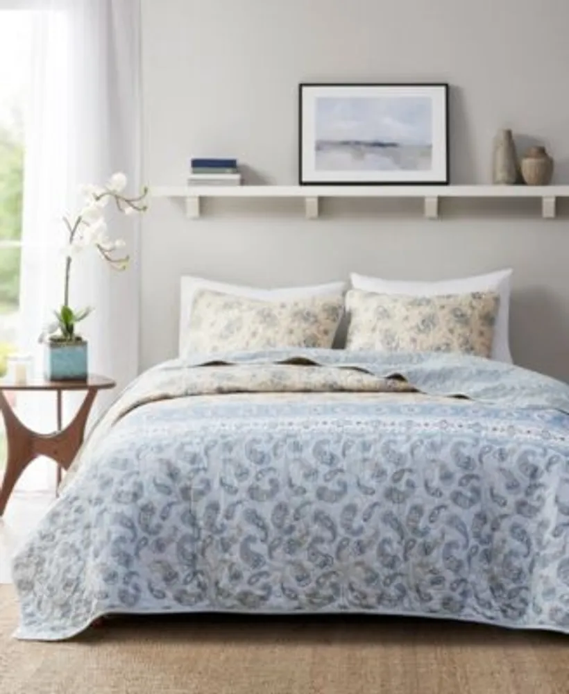 Madison Park April Reversible Quilt Sets