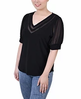 Petite Short Puff Sleeve V-neck Top