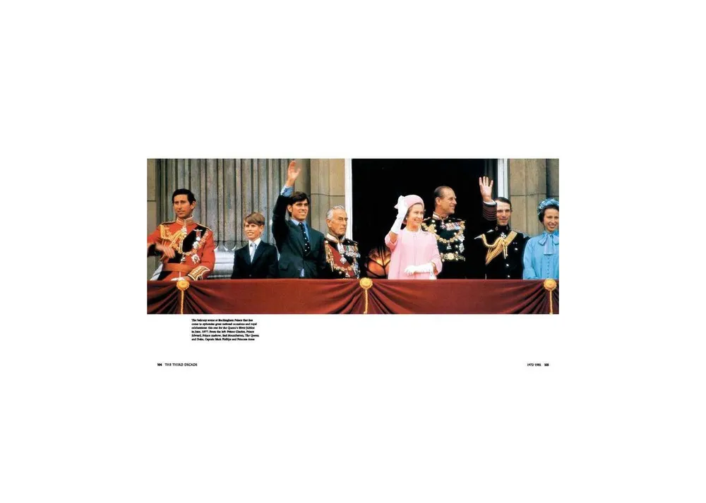 Elizabeth: A Celebration in Photographs of the Queen's Life and Reign by Jennie Bond
