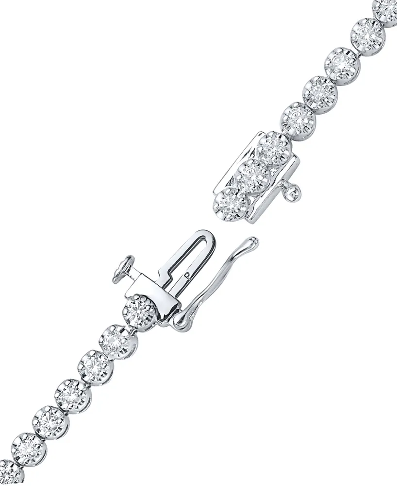 Diamond Heart Bracelet (2 ct. t.w.) in 10k White Gold