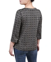 Petite 3/4 Sleeve Grommet Top