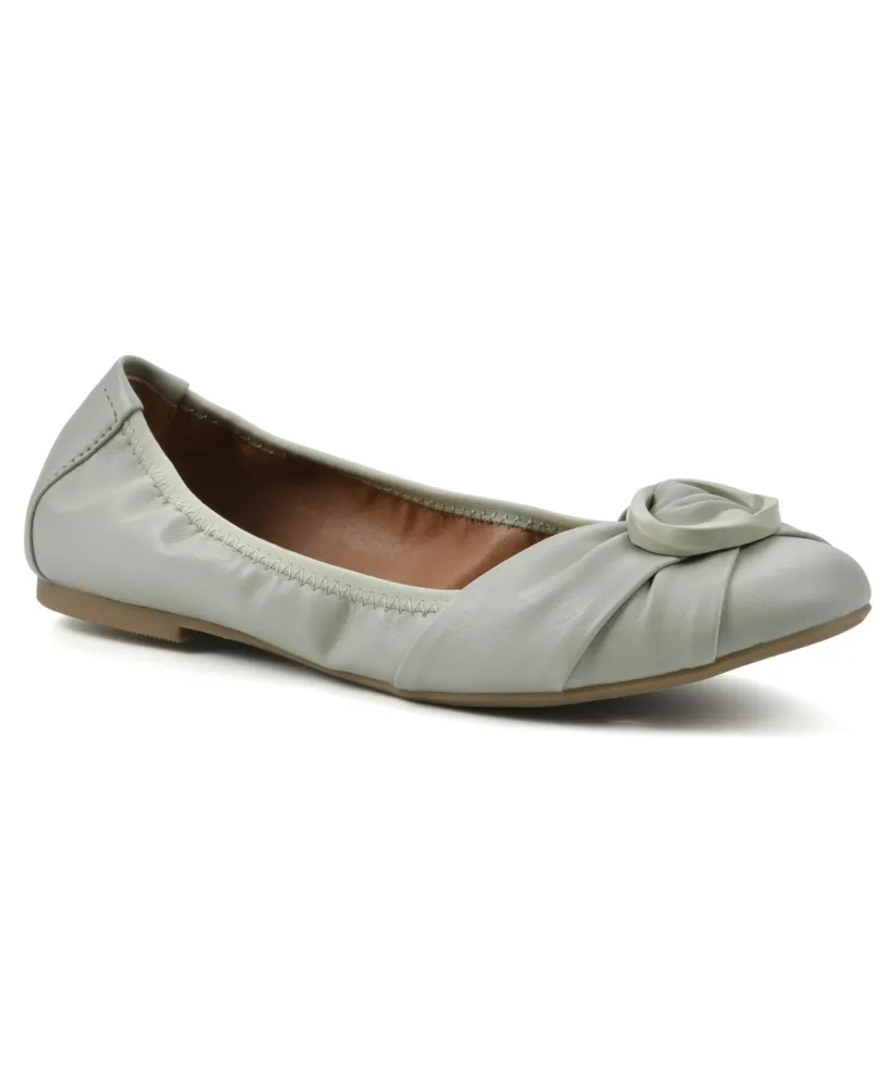 white mountain ballet flats