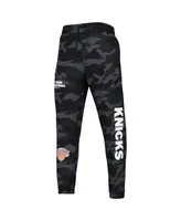 Men's New Era Black, Camo New York Knicks Tonal Joggers