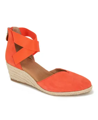 Gentle Souls Women's Orya Wedge Pointy Toe Espadrille Sandals