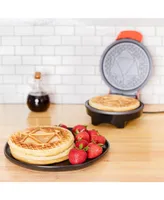 Uncanny Brands Dungeons & Dragons Waffle Maker - 20 Sided Die on Your Waffles