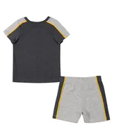 Infant Boys and Girls Colosseum Black, Heather Gray Iowa Hawkeyes Norman T-shirt Shorts Set