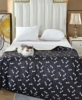 Happycare Textiles Advanced Water Resistant Pets Print Comfort Throw